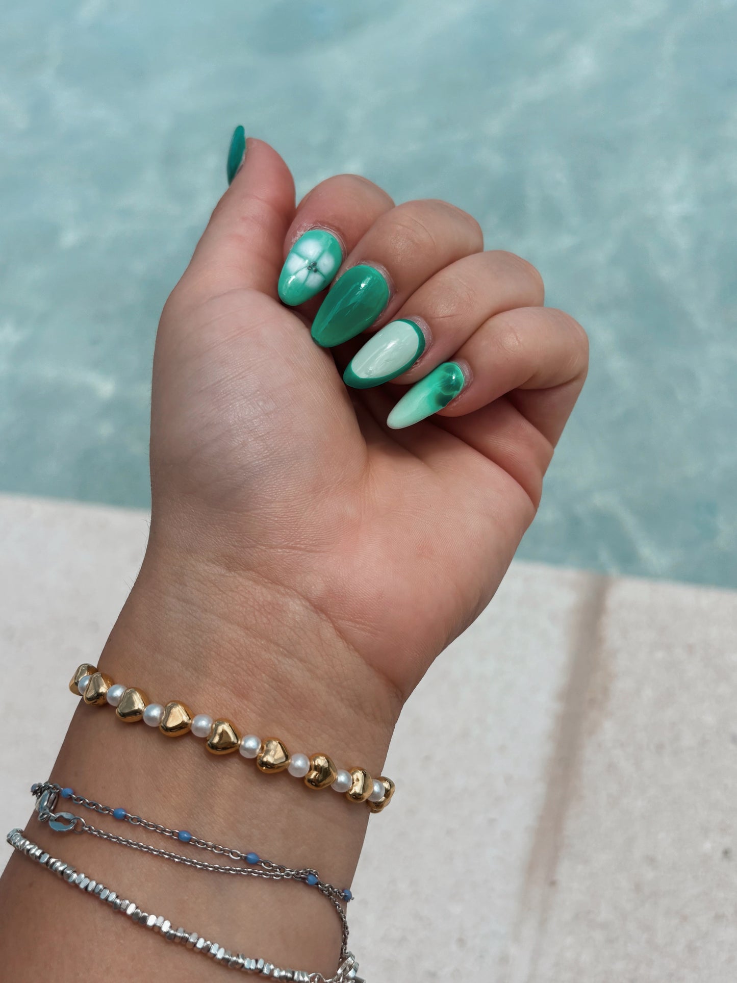 Basic Gold Heart & Pearl Bracelet